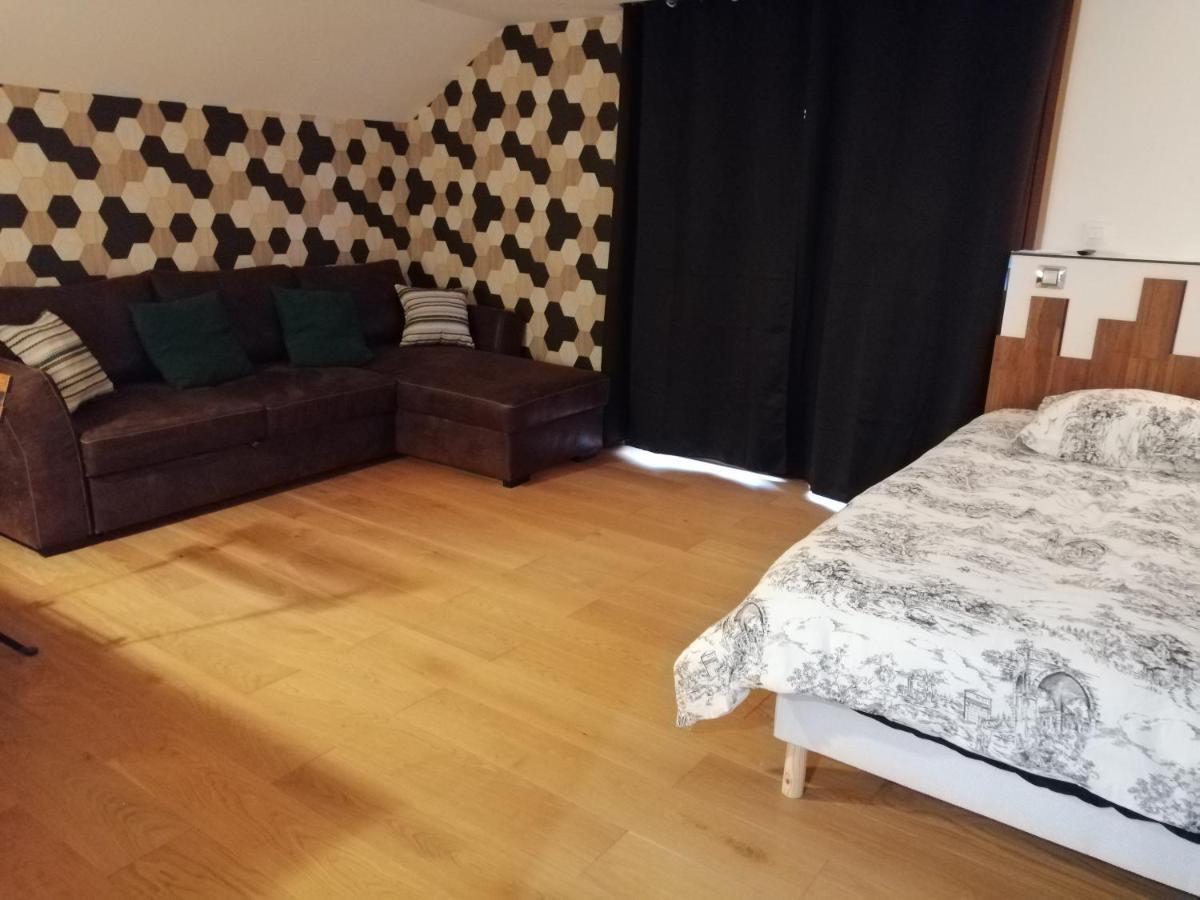 Le Gite Du Chtihameau Avec Piscine Interieure Privative, Selon Date Bassee Εξωτερικό φωτογραφία